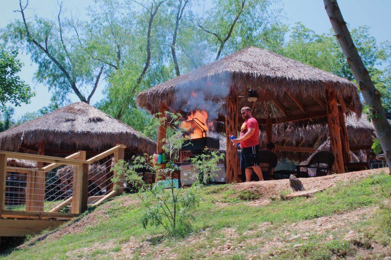 Son'S Guadalupe Glamping Tents - Adorable Riverside Glamping Tents Perfect A Family Getaway! New Braunfels Ngoại thất bức ảnh